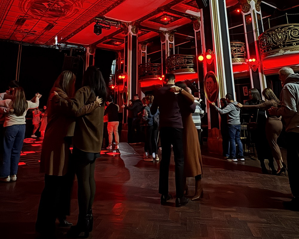 Learning Tango in Buenos Aires: A Tango Class with Piazzolla Tango Dancers